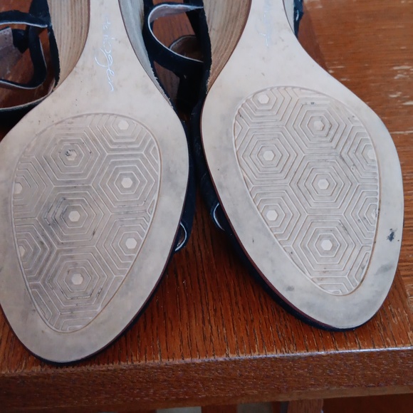 WomensEUC black suade size 5,sandal. - Picture 10 of 12